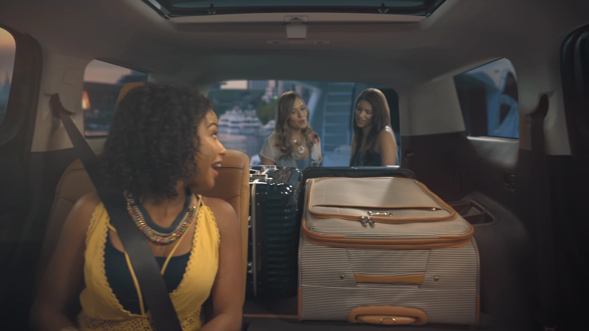 Girls Packing In The Car VFX