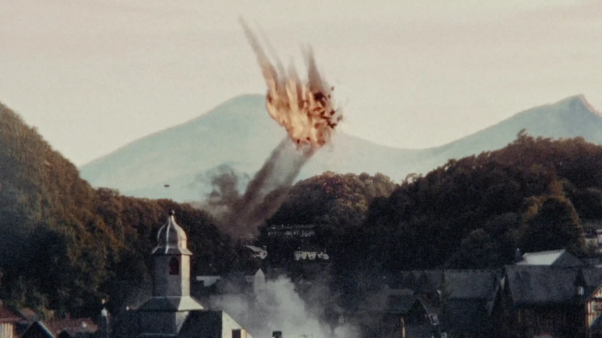 Driving Around 05 Explosion Above Old City Vfx Cero Ismael Music Video Nervous Fx Vfx