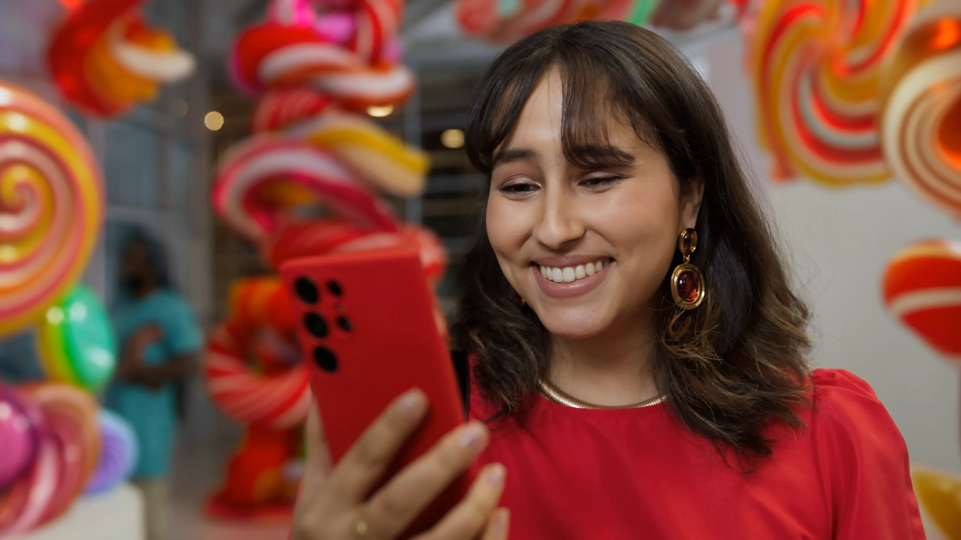 Vodafone Candy 04 Smartphone Red Dress Girl Smile Candy Art Exhibition 3d Modeling Nervous Fx Vfx